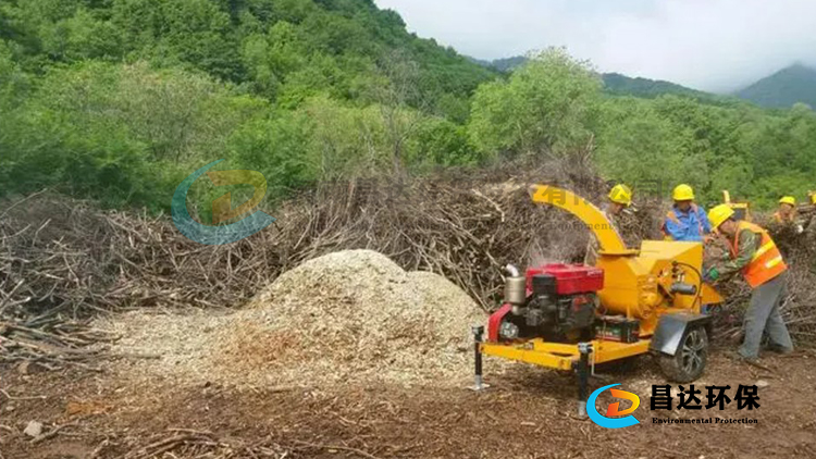 甘肅（sù）林業山區（qū）園林綠化養護中心樹（shù）枝粉碎機客戶現場