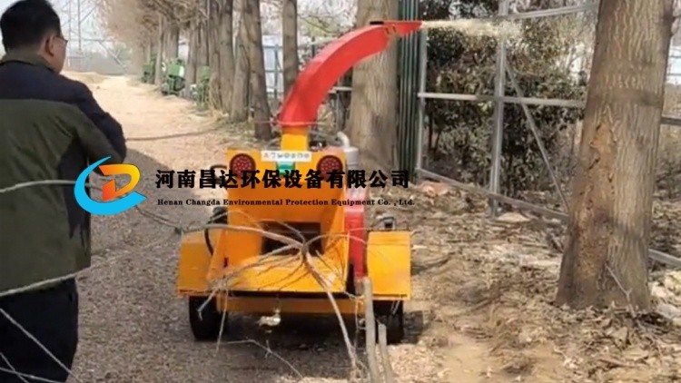 河南（nán）昌達HC-6130樹枝粉碎機河南許昌（chāng）客戶現場